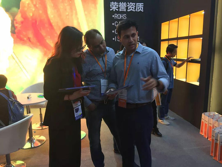 最具創(chuàng)意LED顯示屏亮相廣州展，美亞迪備受關(guān)注