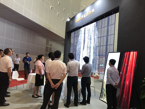 LED透明屏火爆市場(chǎng)其特點(diǎn)及應(yīng)用環(huán)境有哪些？美亞迪