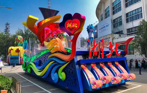 70周年國慶 | 美亞迪之“光”，點(diǎn)亮湖北彩車，獻(xiàn)禮天安門廣場
