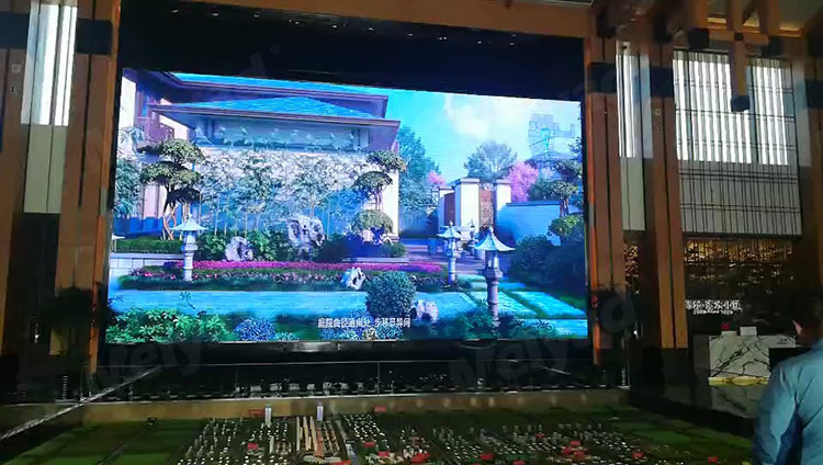 綠地鄭州溱水小鎮(zhèn)戶內(nèi)LED顯示屏